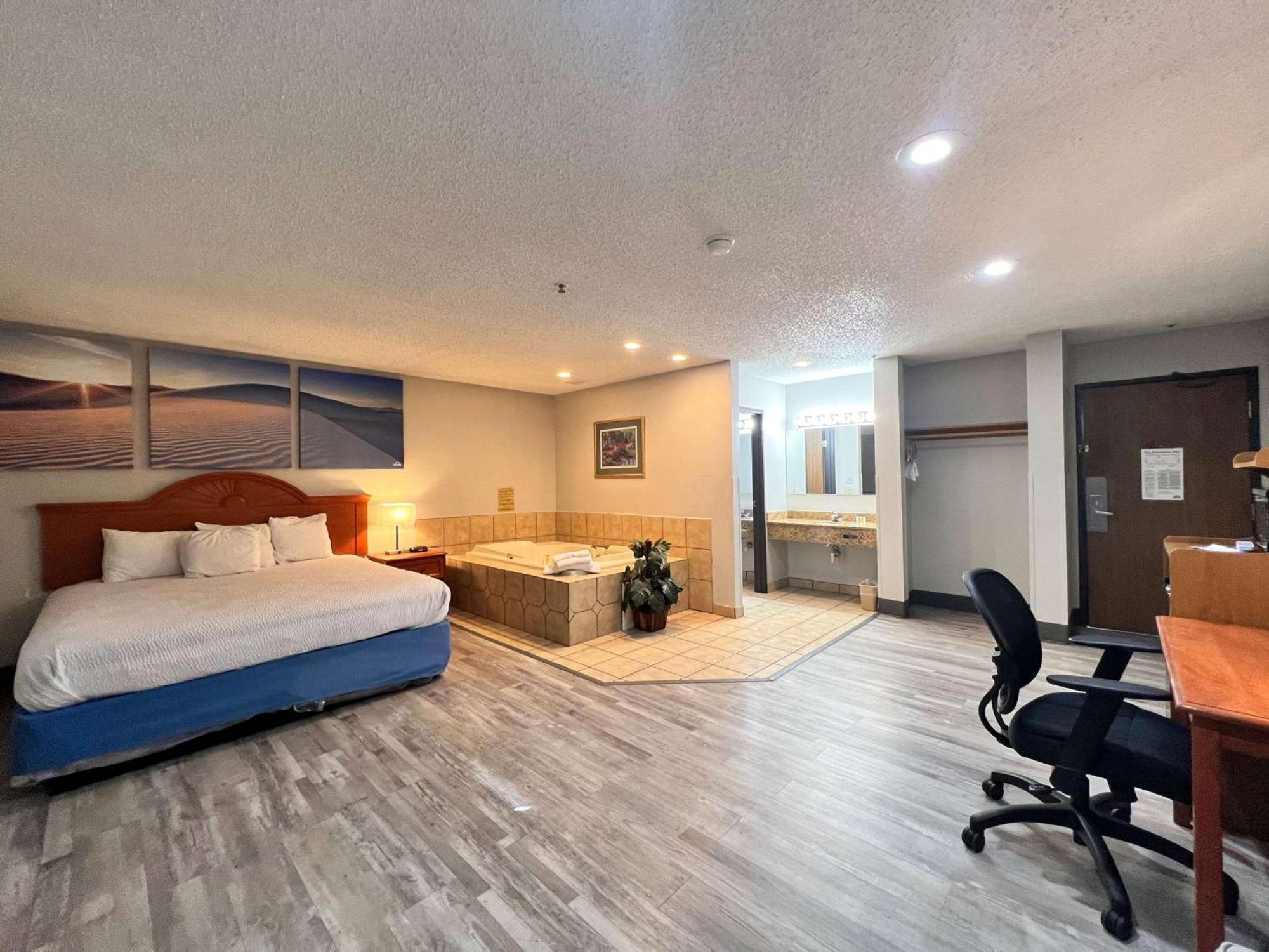 Antelope & Hotel