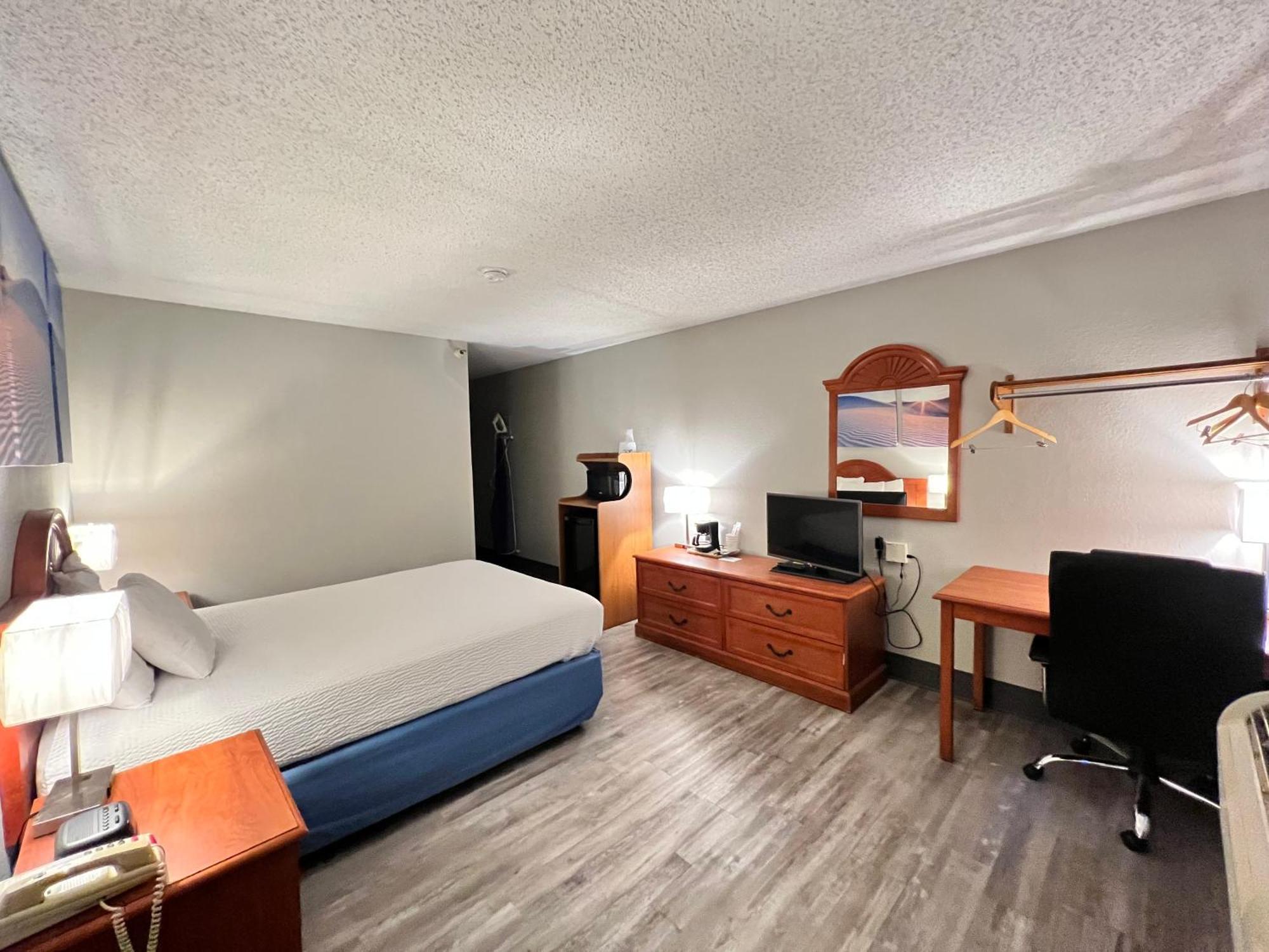 Antelope & Hotel